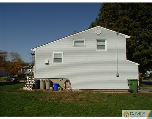 18 Partch Place Edison, NJ 08817 - Photo 9 of 24 Gallery Image 9