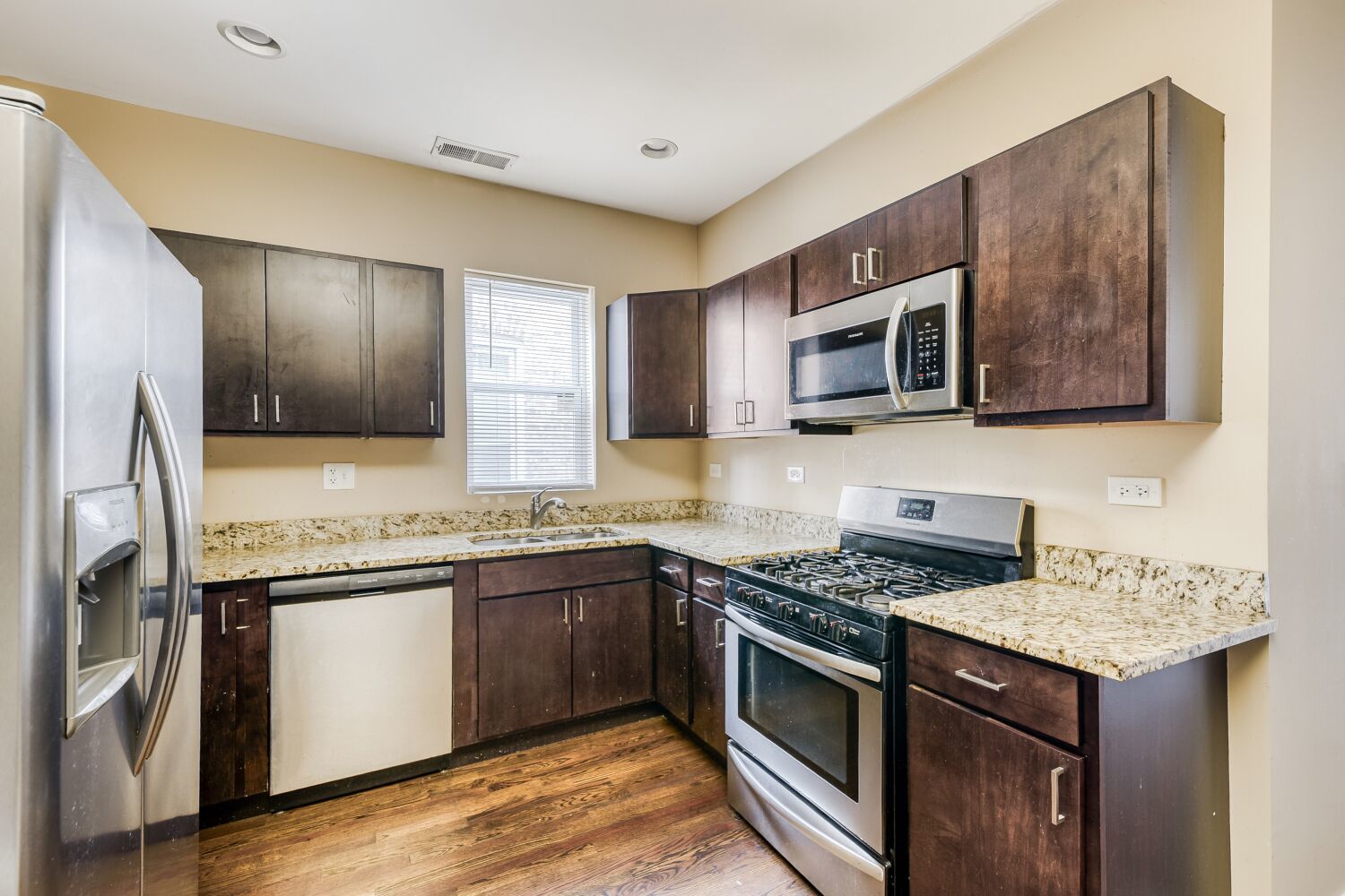 111 West 74th Street Chicago, IL 60621 - Photo 18 of 29