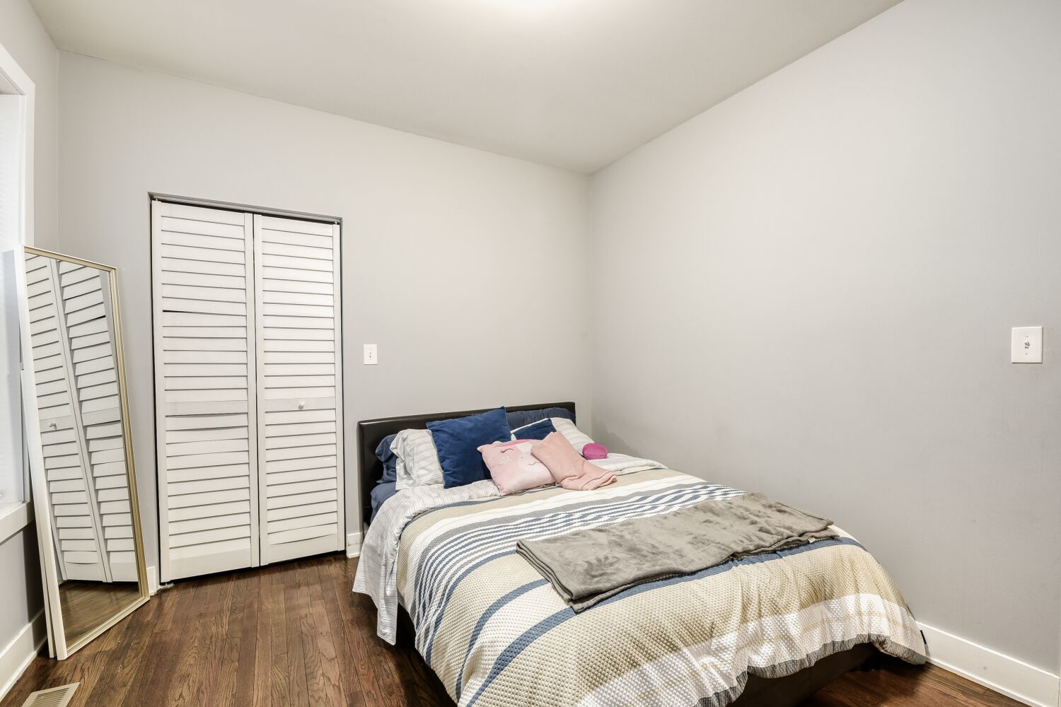 111 West 74th Street Chicago, IL 60621 - Photo 21 of 29