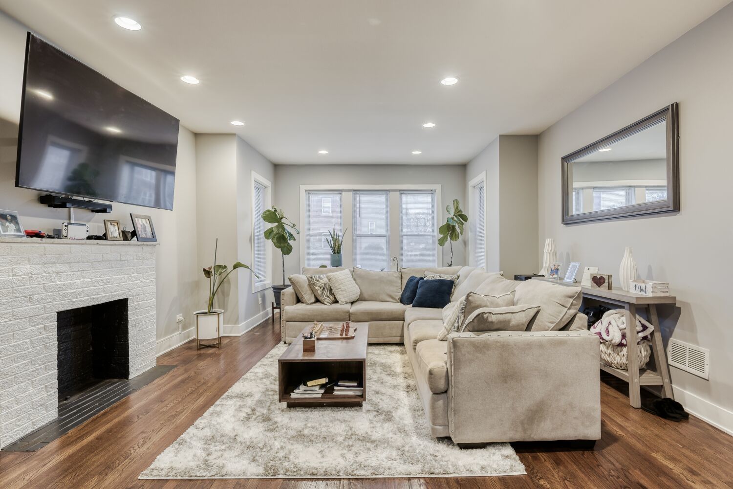 111 West 74th Street Chicago, IL 60621 - Photo 4 of 29