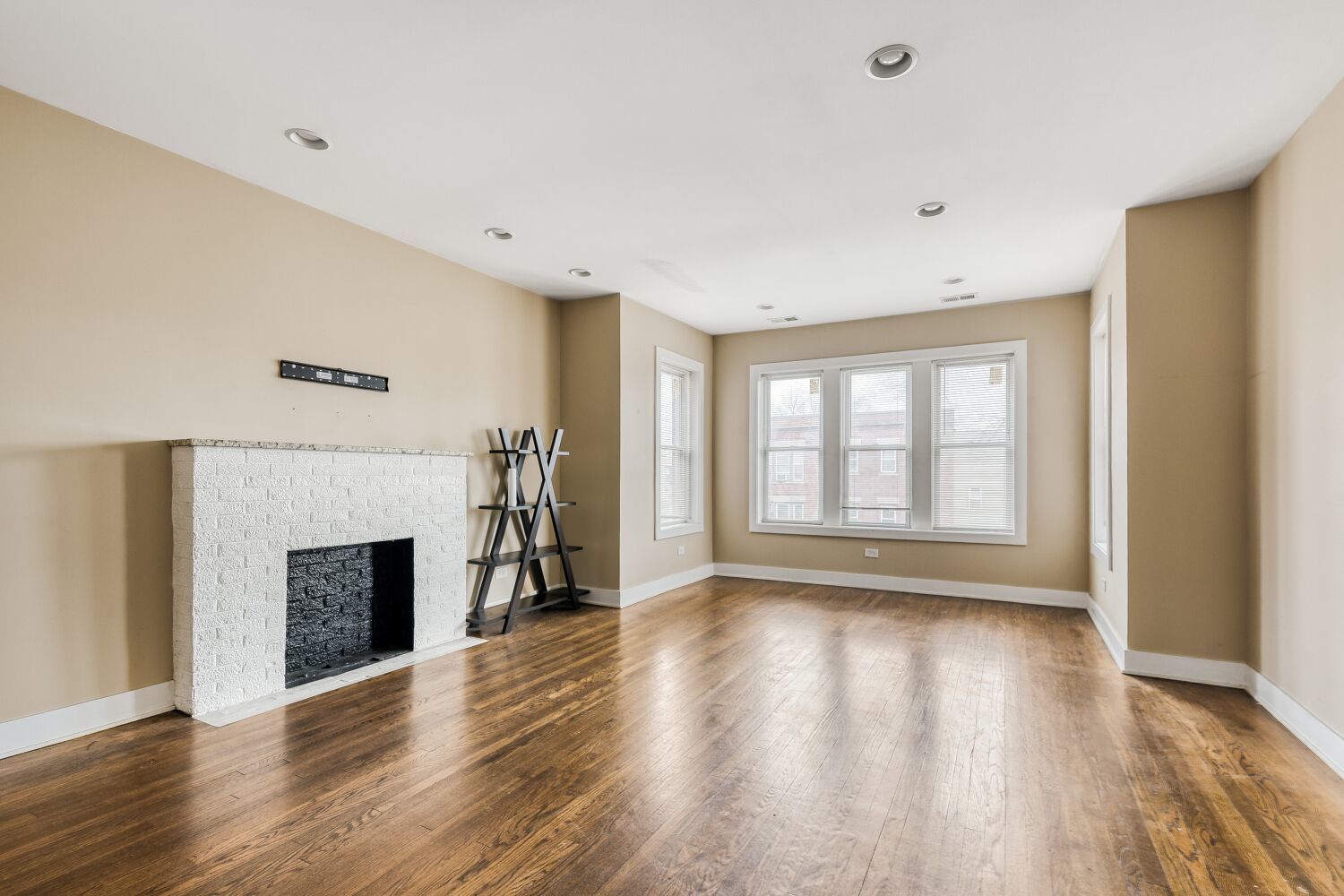 111 West 74th Street Chicago, IL 60621 - Photo 8 of 29