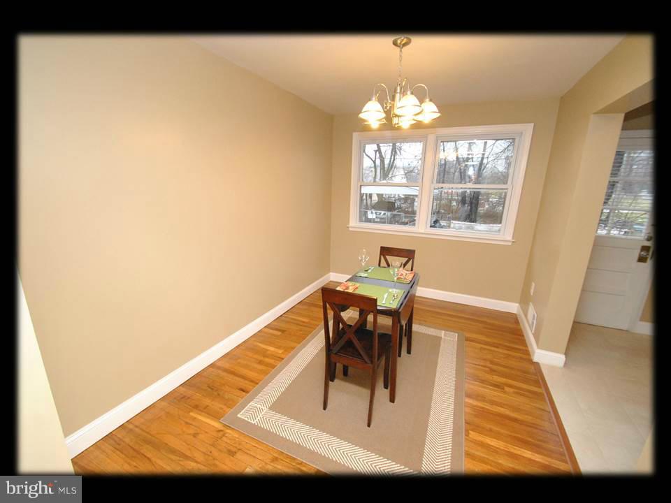 8 Bladen Road Baltimore, MD 21221 - Photo 4 of 26 GLEAMING NATURAL HARDWOOD FLOORS