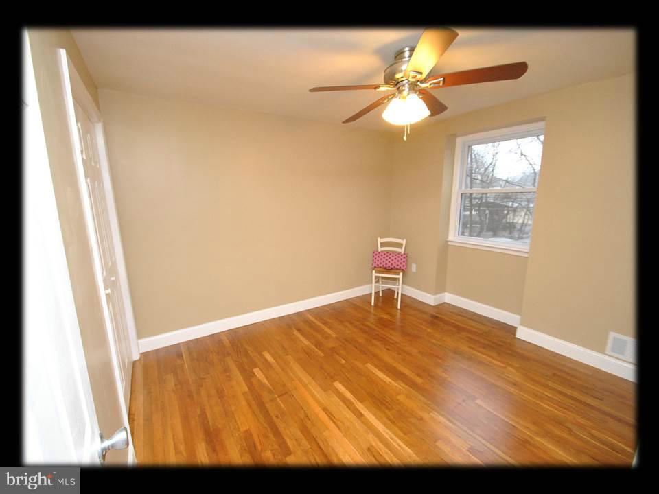 8 Bladen Road Baltimore, MD 21221 - Photo 10 of 26 GLEAMING NATURAL HARDWOOD FLOORS