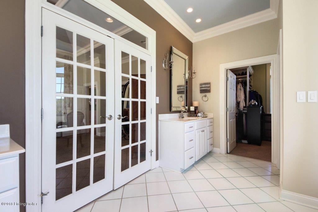 3310 Overlook Ridge Road Prospect, KY 40059 - Photo 26 of 61 MASTER SUITE - FIRST FLOOR