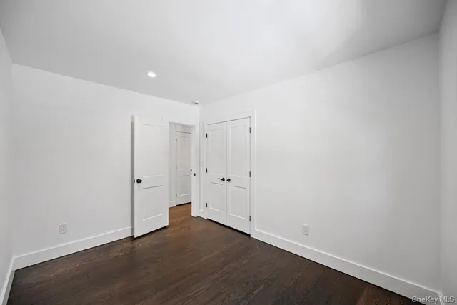 $1,075,000 | 10 Shinnecock Lane, Hampton Bays, NY 11946