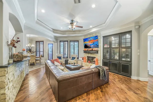 $1,135,000 | 22114 East Meadowhurst Circle, Tomball, TX 77377