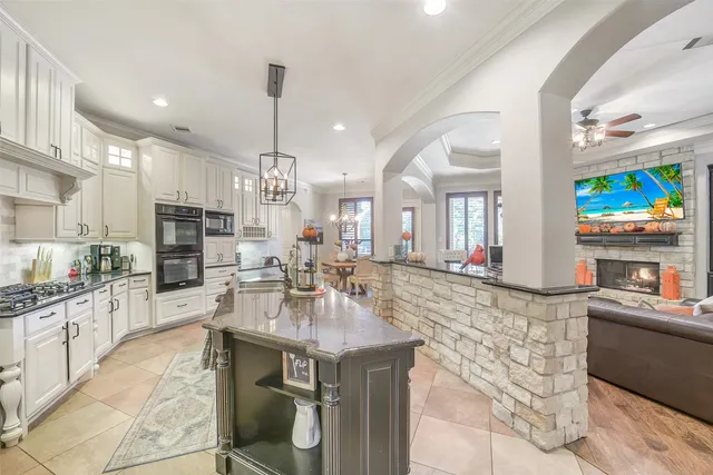 $1,135,000 | 22114 East Meadowhurst Circle, Tomball, TX 77377