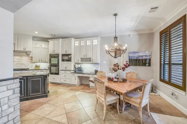$1,135,000 | 22114 East Meadowhurst Circle, Tomball, TX 77377