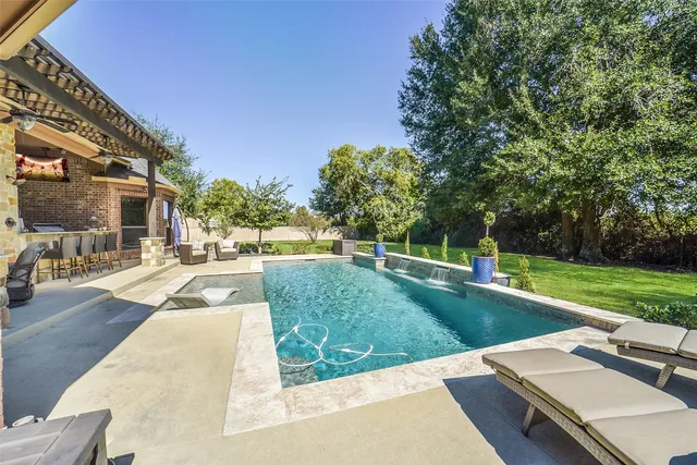 $1,135,000 | 22114 East Meadowhurst Circle, Tomball, TX 77377