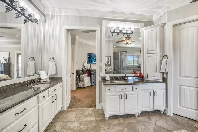 $1,135,000 | 22114 East Meadowhurst Circle, Tomball, TX 77377