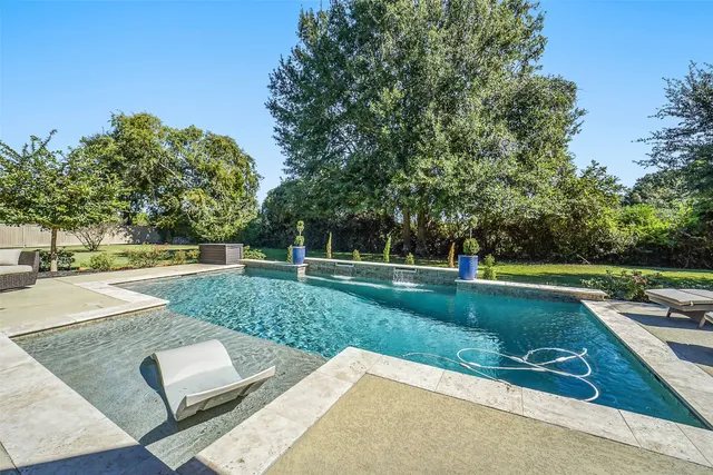 $1,135,000 | 22114 East Meadowhurst Circle, Tomball, TX 77377