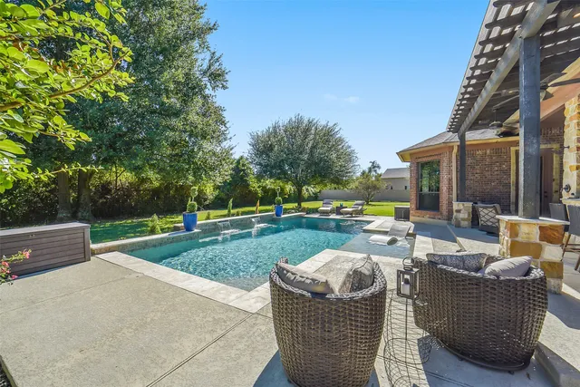 $1,135,000 | 22114 East Meadowhurst Circle, Tomball, TX 77377