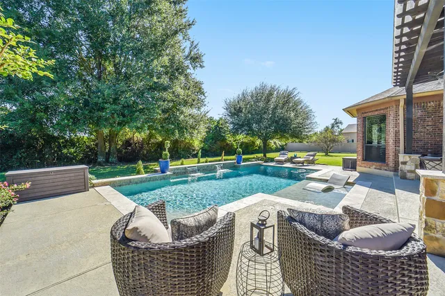 $1,135,000 | 22114 East Meadowhurst Circle, Tomball, TX 77377