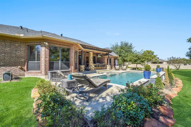 $1,135,000 | 22114 East Meadowhurst Circle, Tomball, TX 77377