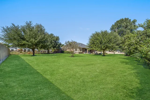 $1,135,000 | 22114 East Meadowhurst Circle, Tomball, TX 77377