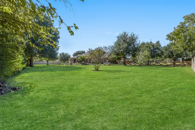 $1,135,000 | 22114 East Meadowhurst Circle, Tomball, TX 77377