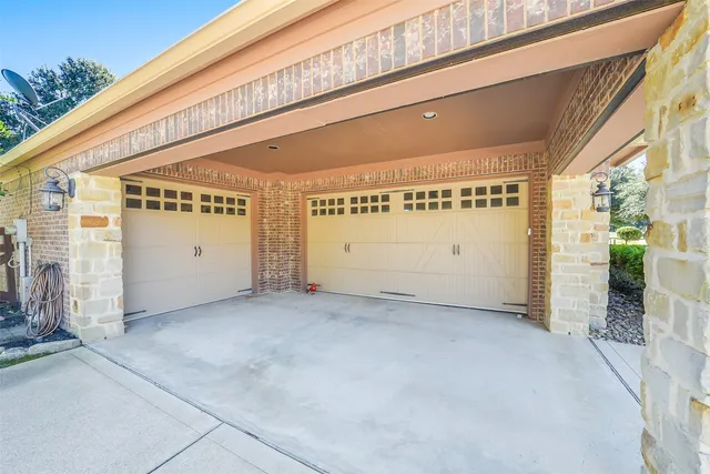 $1,135,000 | 22114 East Meadowhurst Circle, Tomball, TX 77377