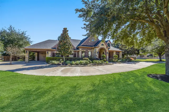 $1,135,000 | 22114 East Meadowhurst Circle, Tomball, TX 77377