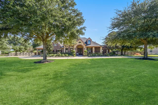 $1,135,000 | 22114 East Meadowhurst Circle, Tomball, TX 77377
