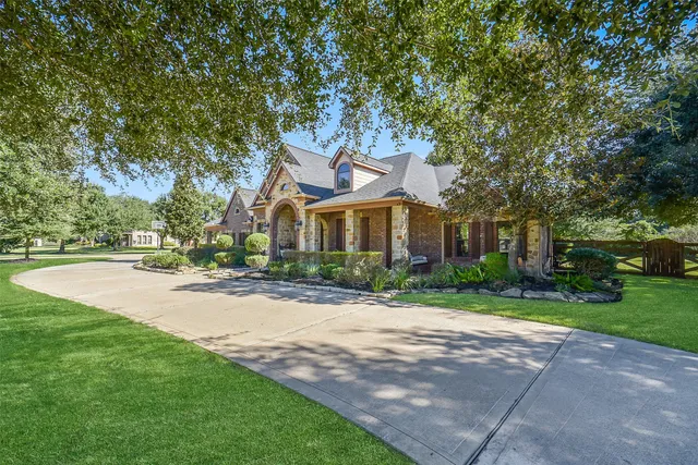 $1,135,000 | 22114 East Meadowhurst Circle, Tomball, TX 77377