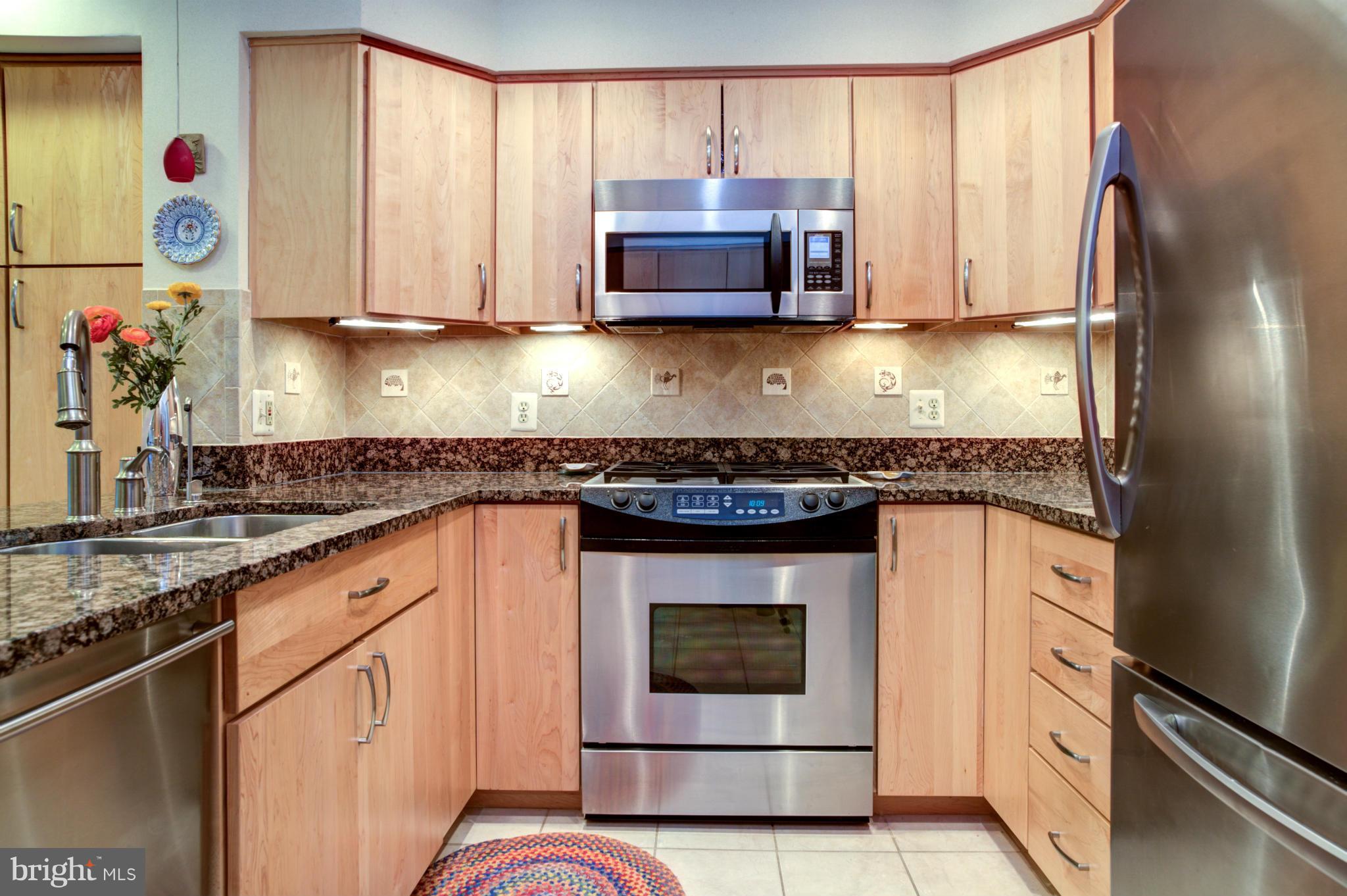 1617 Inlet Court Reston, VA 20190 - Photo 7 of 24 Kitchen