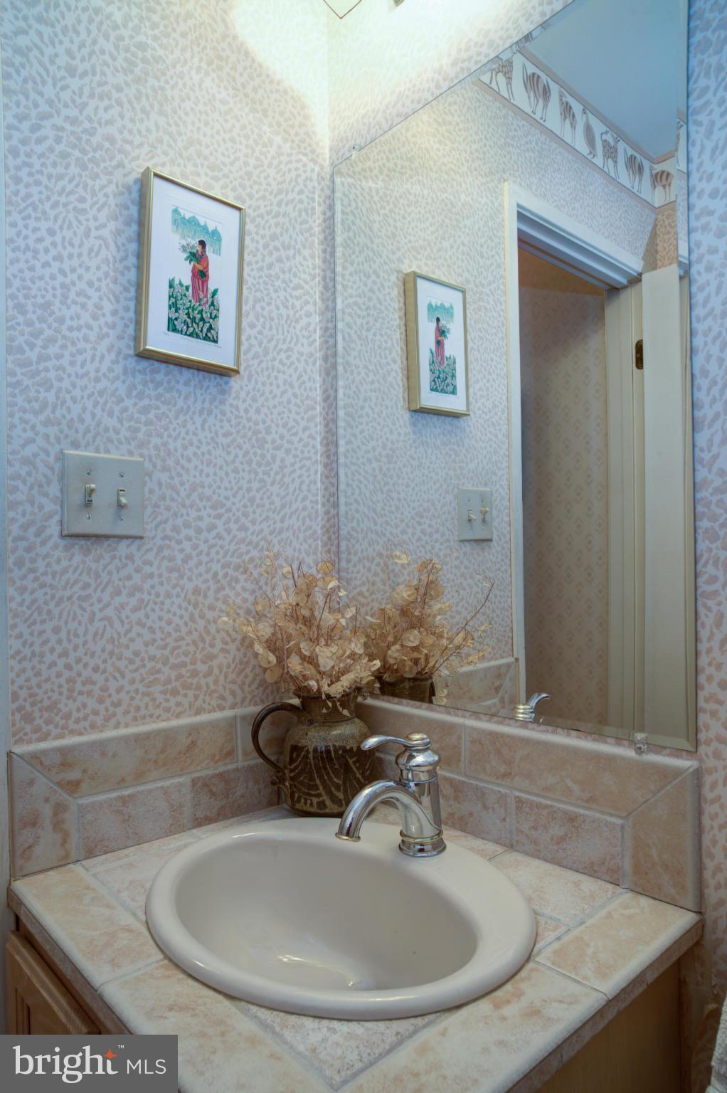 1617 Inlet Court Reston, VA 20190 - Photo 10 of 24 Half Bath on Main