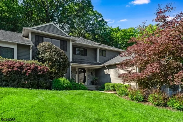 $675,000 | 22 Hunters Circle, Lebanon, NJ 08833