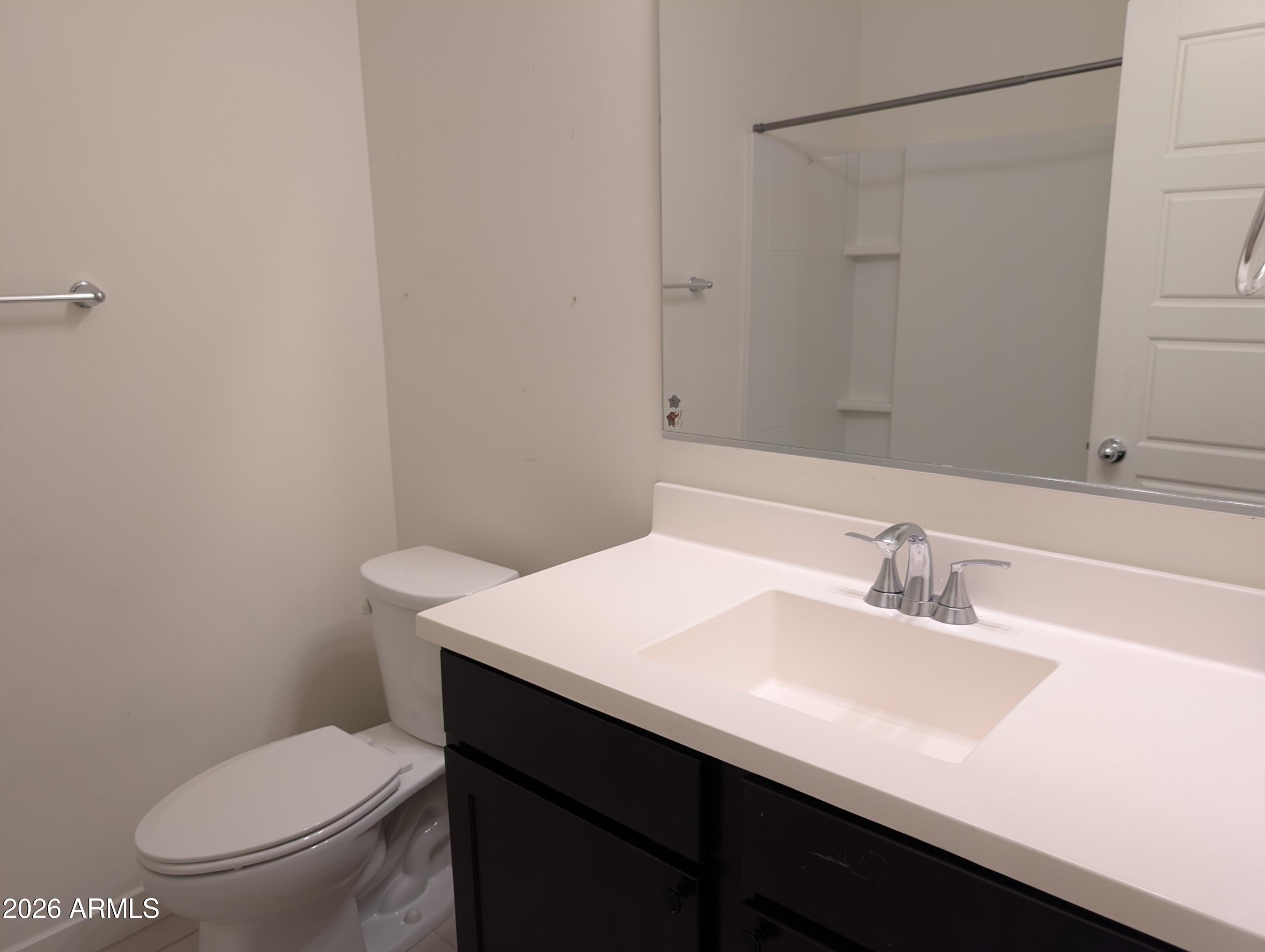2769 East Fossil Ridge Road Phoenix, AZ 85050 - Photo 12 of 20 Additional Bathroom