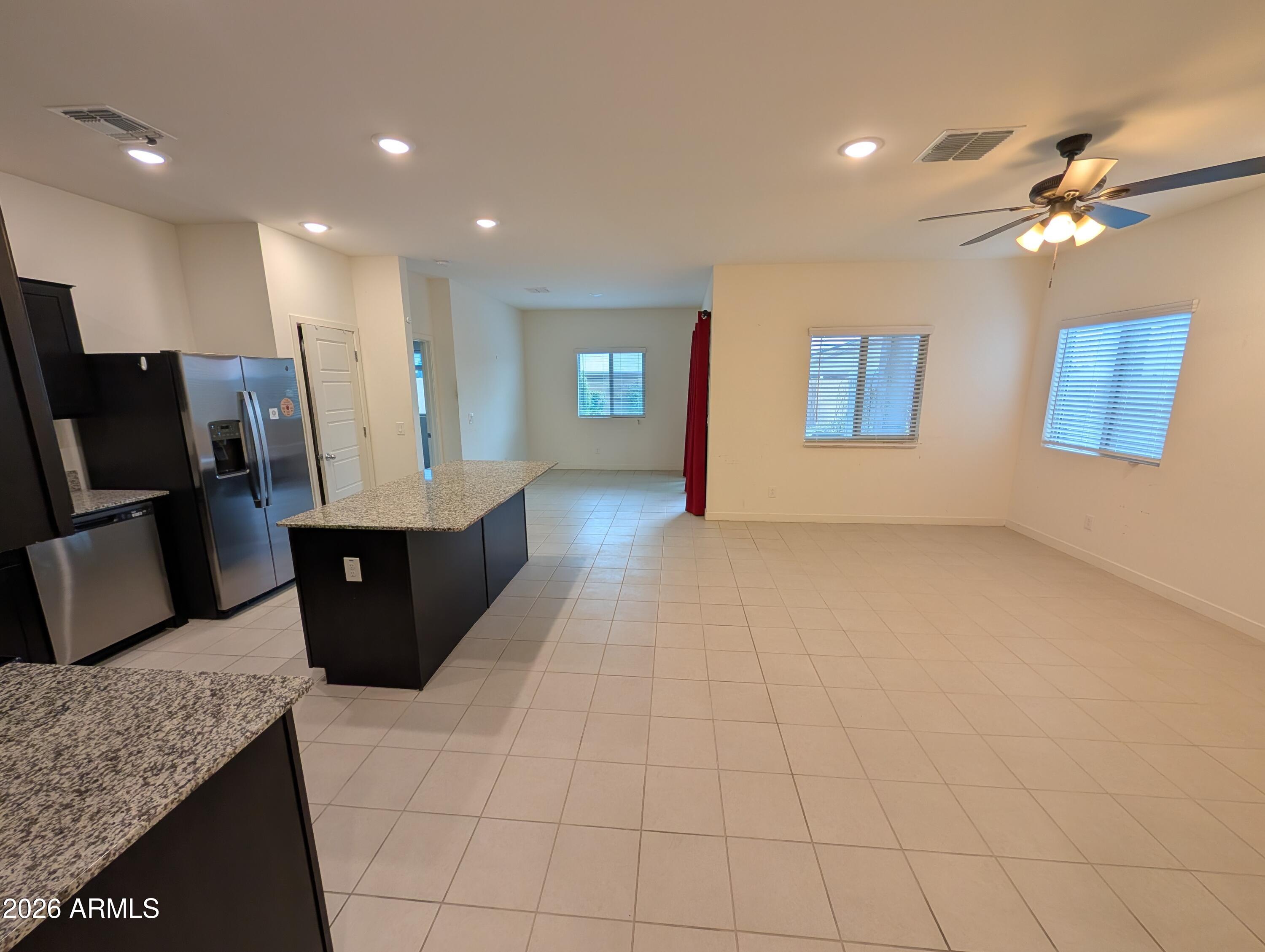 2769 East Fossil Ridge Road Phoenix, AZ 85050 - Photo 3 of 20 Great Room