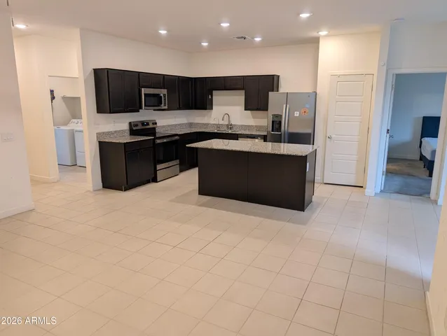 $2,400 | 2769 East Fossil Ridge Road, Phoenix, AZ 85050