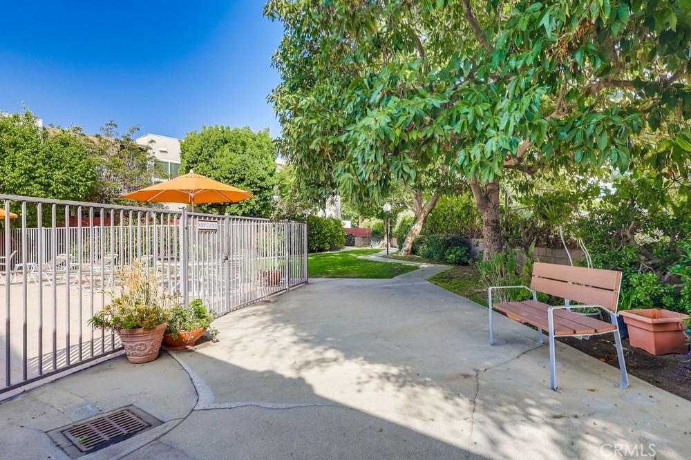 11120 Queensland Street, Unit H57 Los Angeles, CA 90034 - Photo 24 of 36