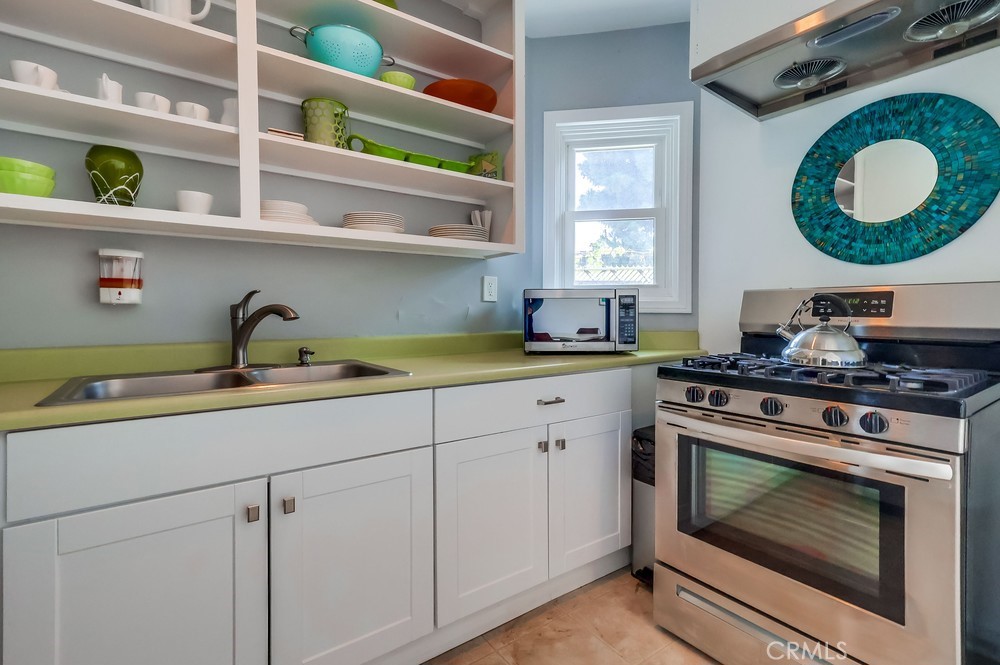 11120 Queensland Street, Unit H57 Los Angeles, CA 90034 - Photo 31 of 36 Communiy Room KITCHEN