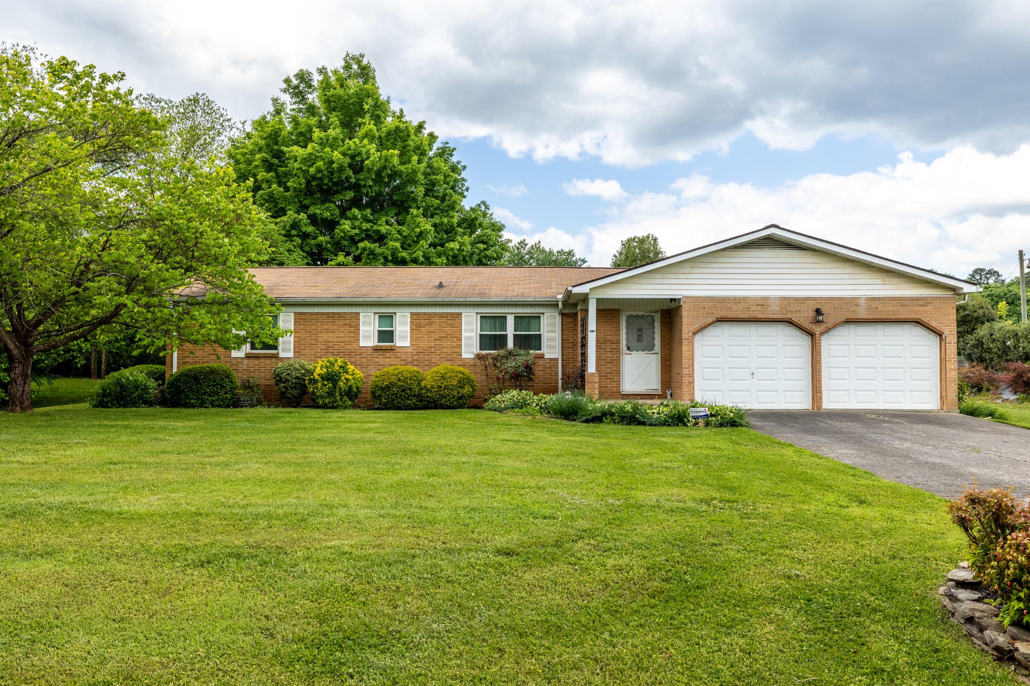 4511 Singleton Station Road Louisville, TN 37777 - Photo 1 of 27 Gallery Image 1