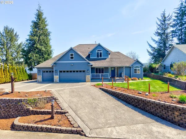 $725,000 | 660 18th Avenue, Coos Bay, OR 97420