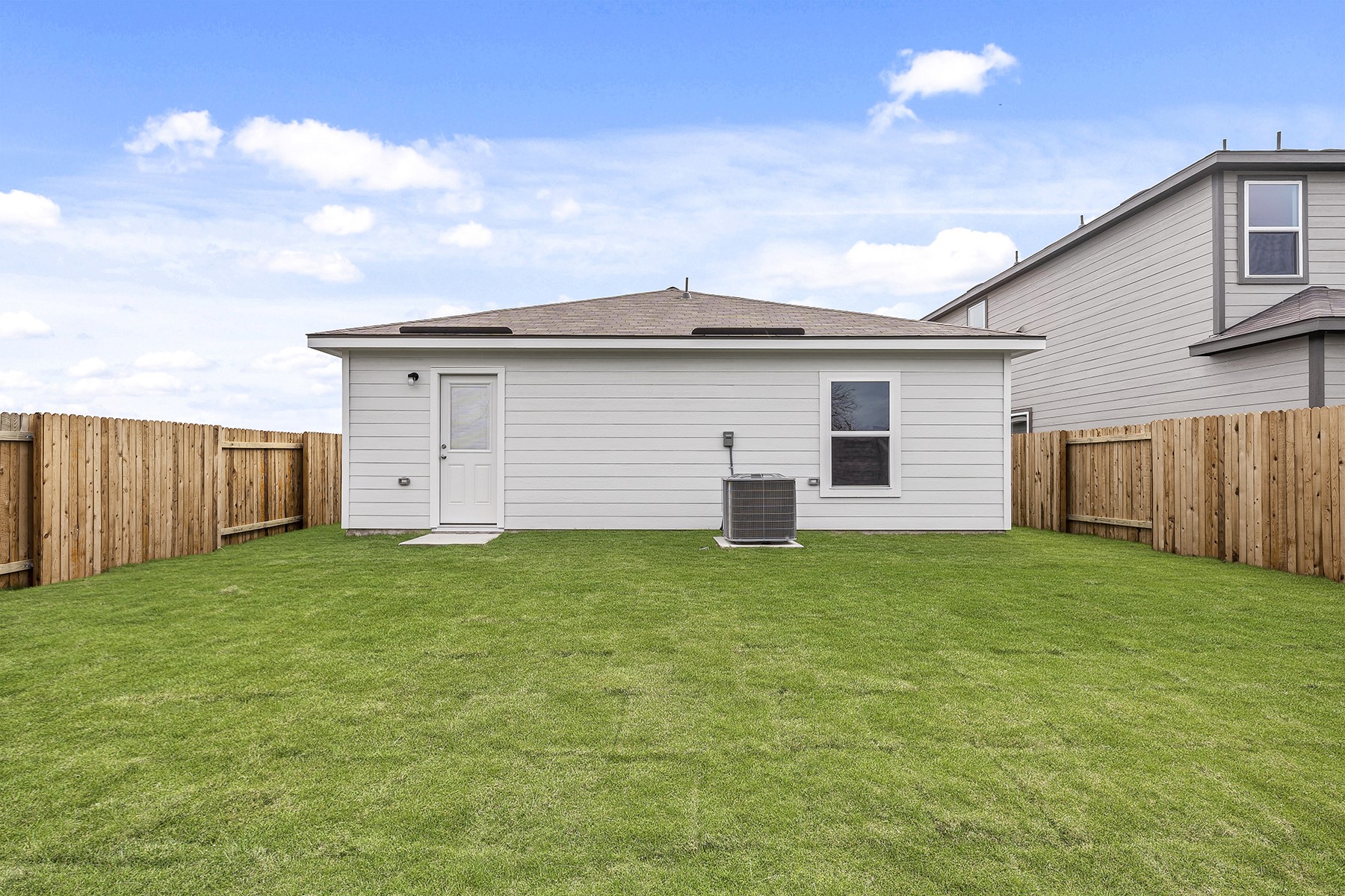 18316 Stellers Sea Street Elgin, TX 78621 - Photo 7 of 10