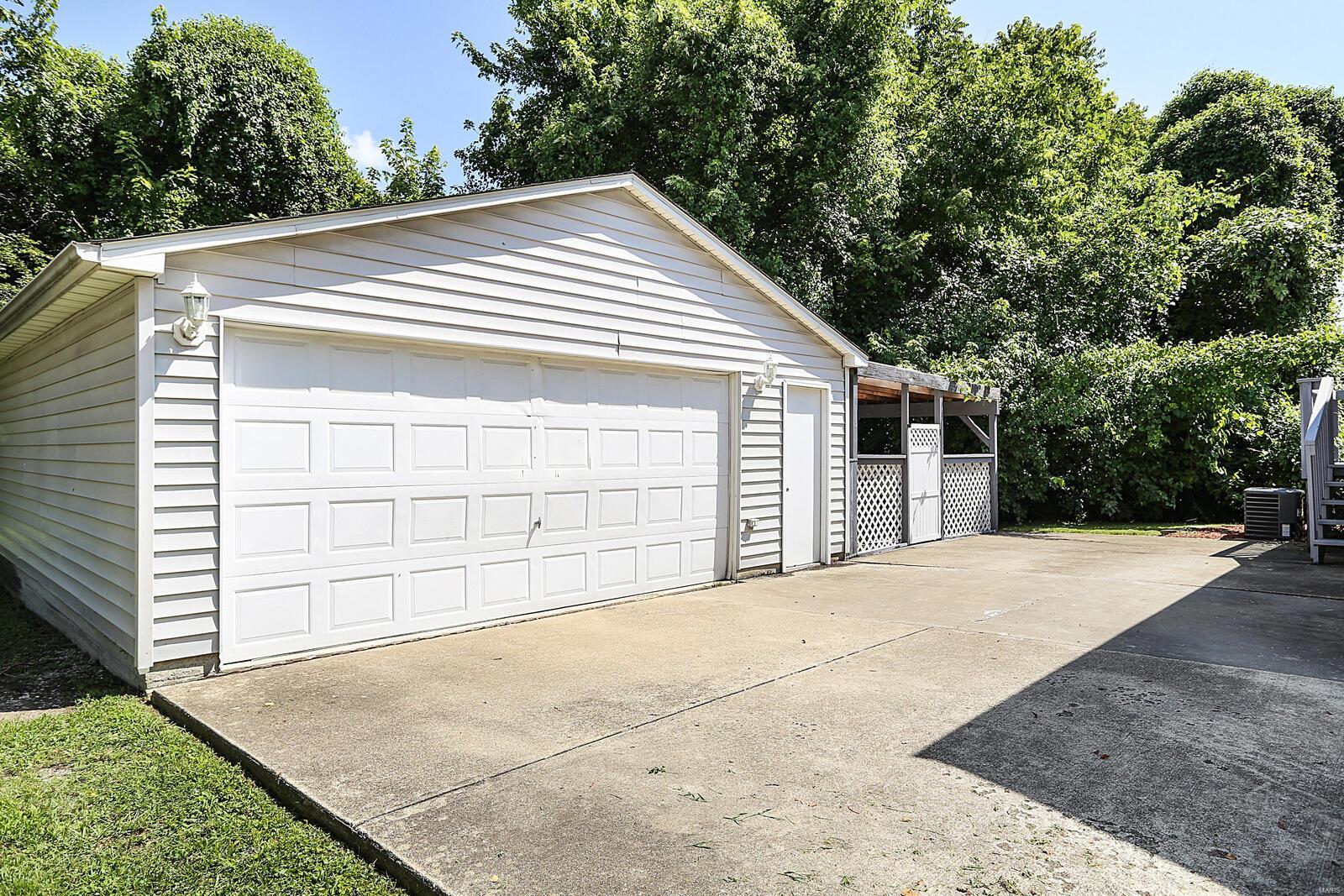 402 West 3rd Street O'Fallon, IL 62269 - Photo 12 of 16 Gallery Image 12