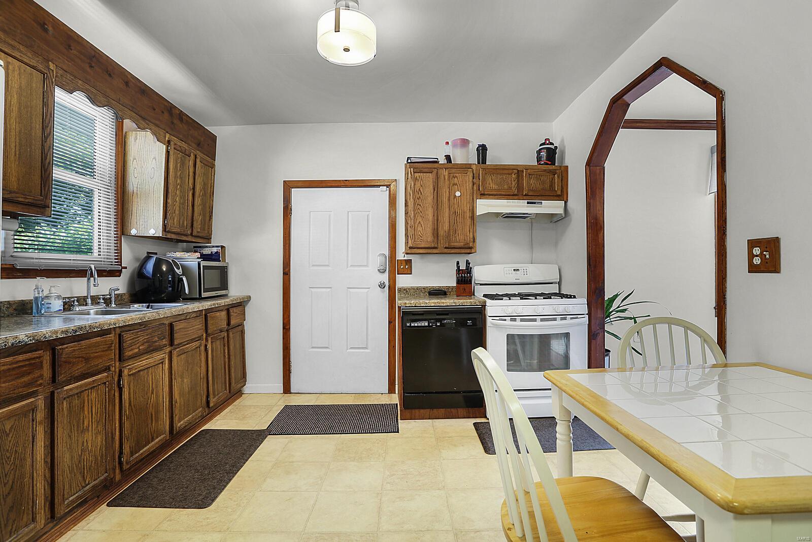 402 West 3rd Street O'Fallon, IL 62269 - Photo 4 of 16 Gallery Image 4