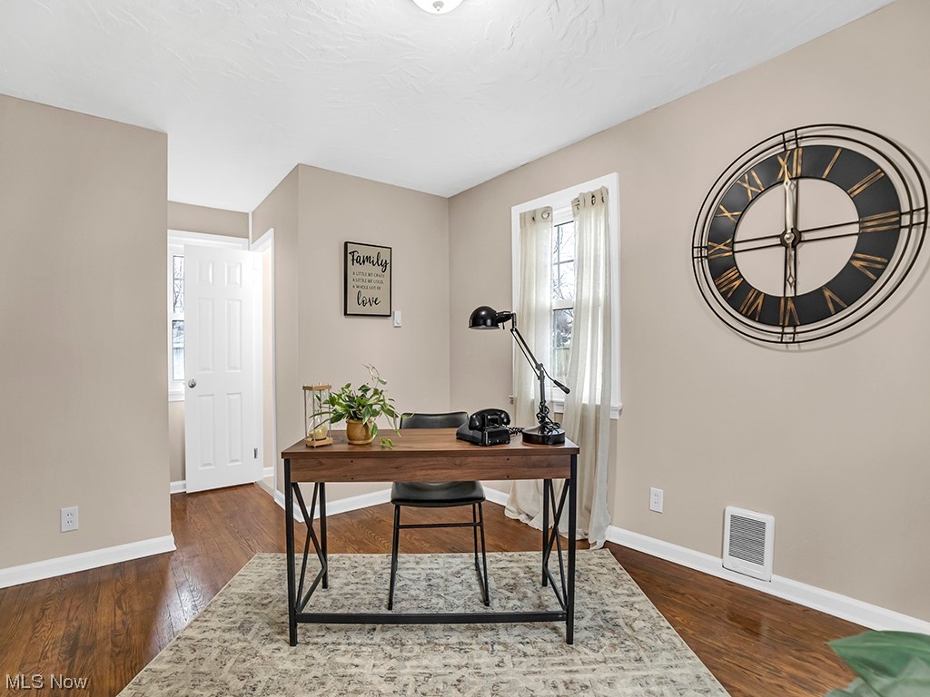 1105 Piermont Road Cleveland, OH 44121 - Photo 15 of 32