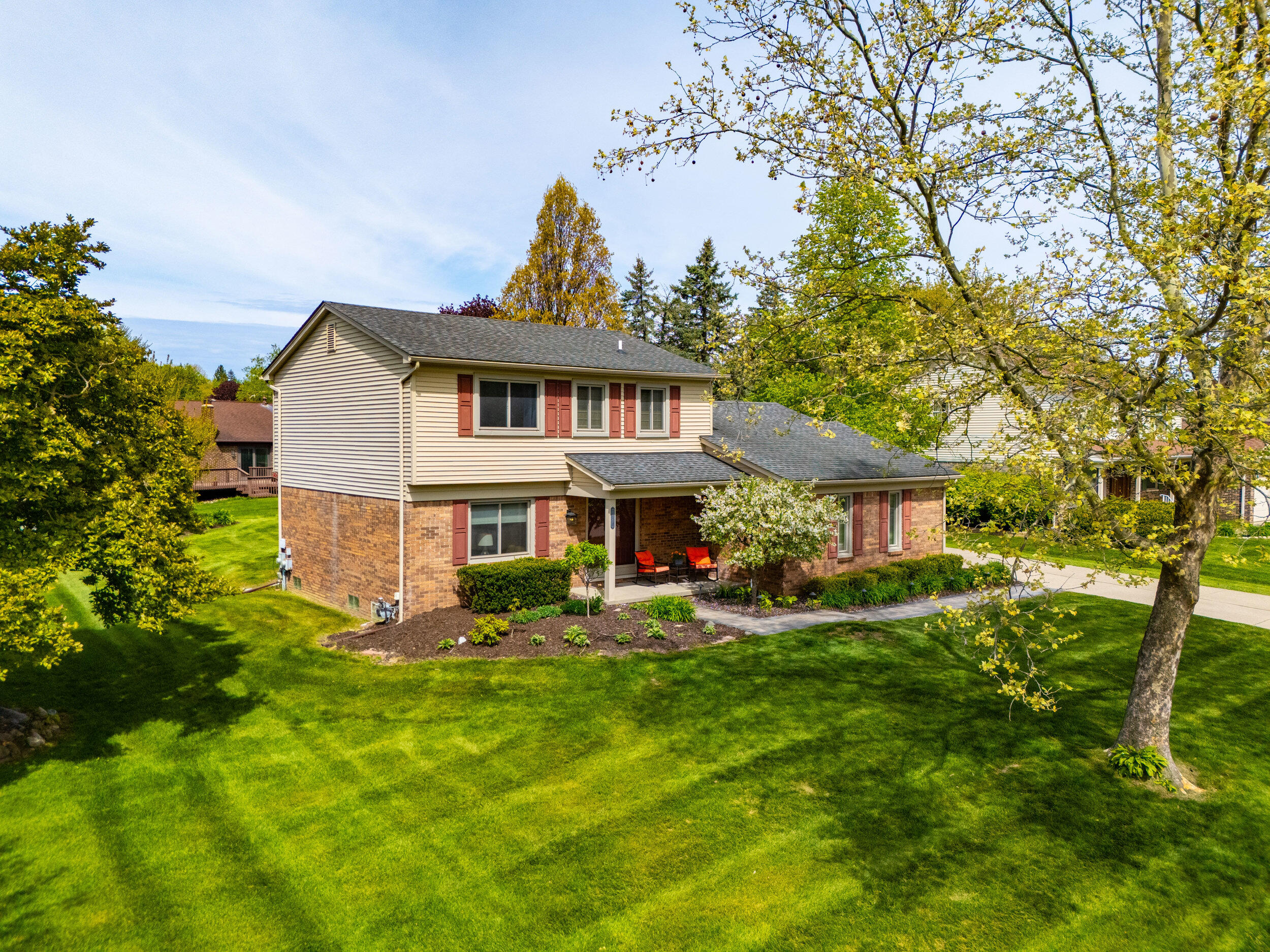 2070 Winchester Road Rochester Hills, MI 48307 - Photo 43 of 62 drone-1