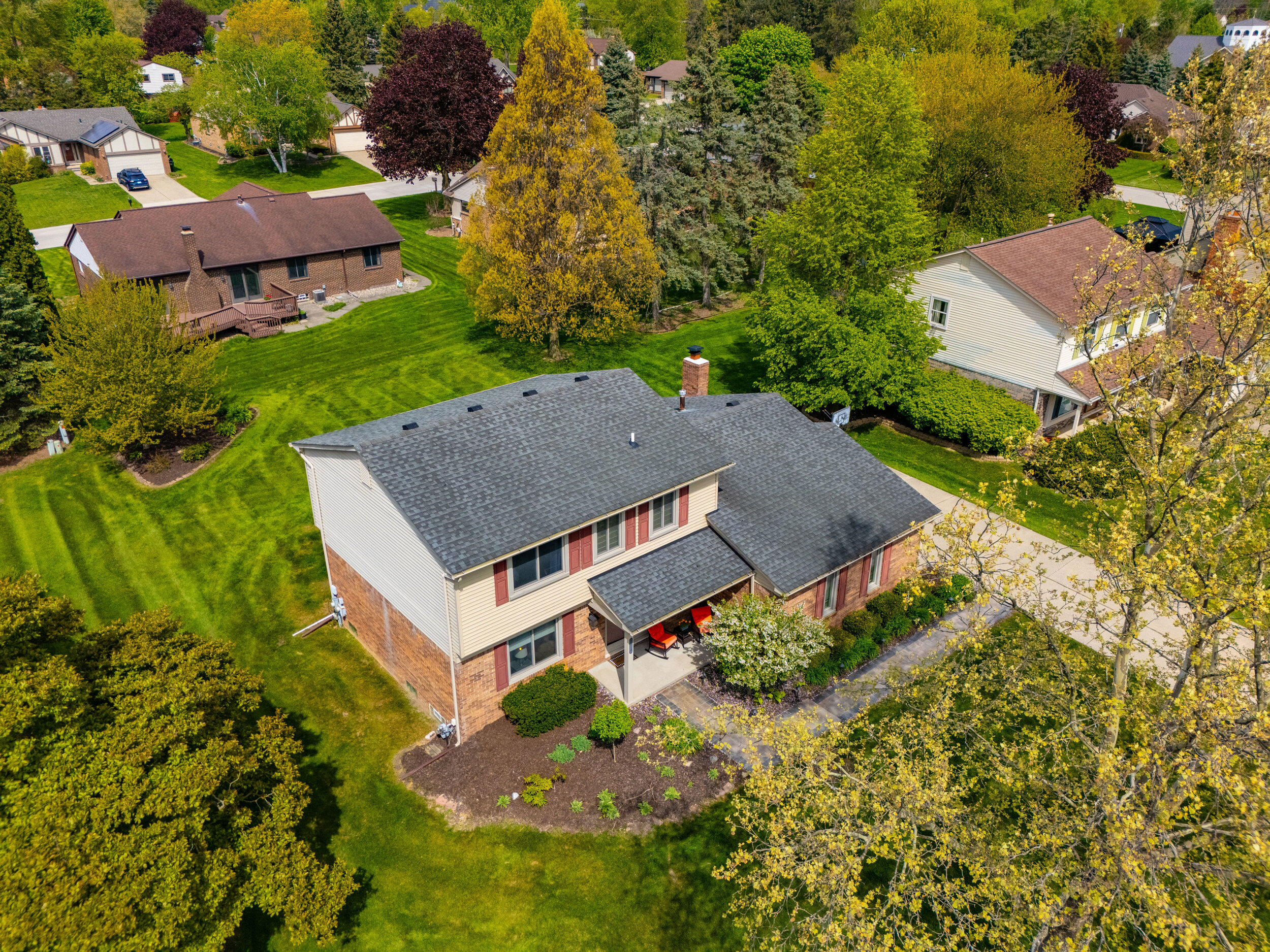 2070 Winchester Road Rochester Hills, MI 48307 - Photo 44 of 62 drone-2