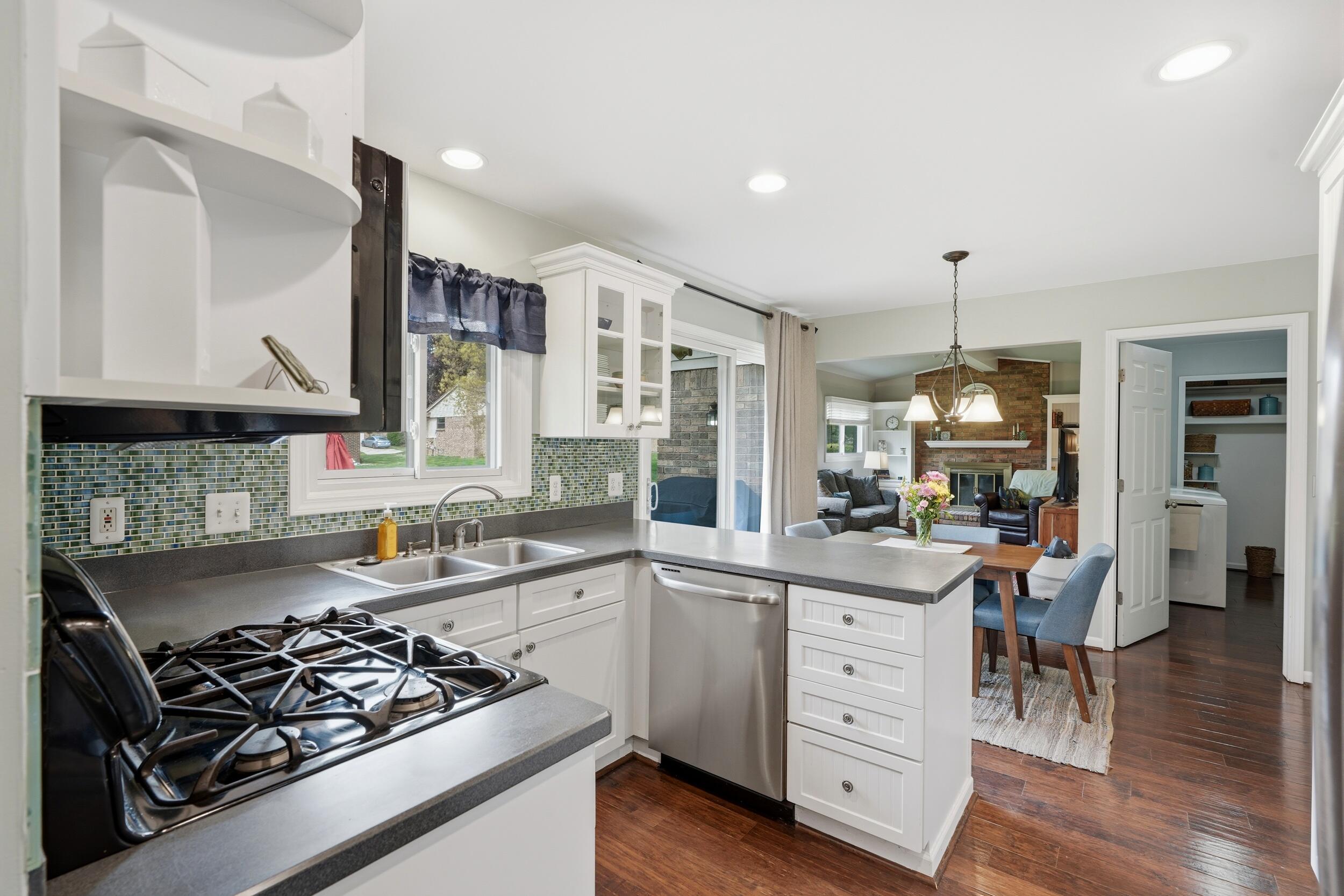 2070 Winchester Road Rochester Hills, MI 48307 - Photo 10 of 62 044