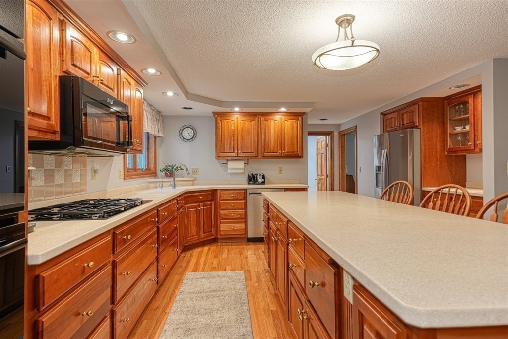 32 Virginia Road Tyngsborough, MA 01879 - Photo 3 of 42 Gallery Image 3