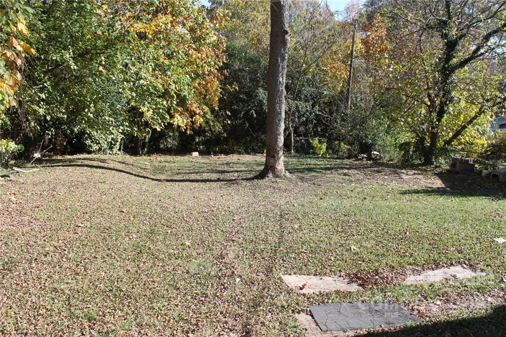 4322 Tillman Road Charlotte, NC 28208 - Photo 19 of 20 a view of a backyard