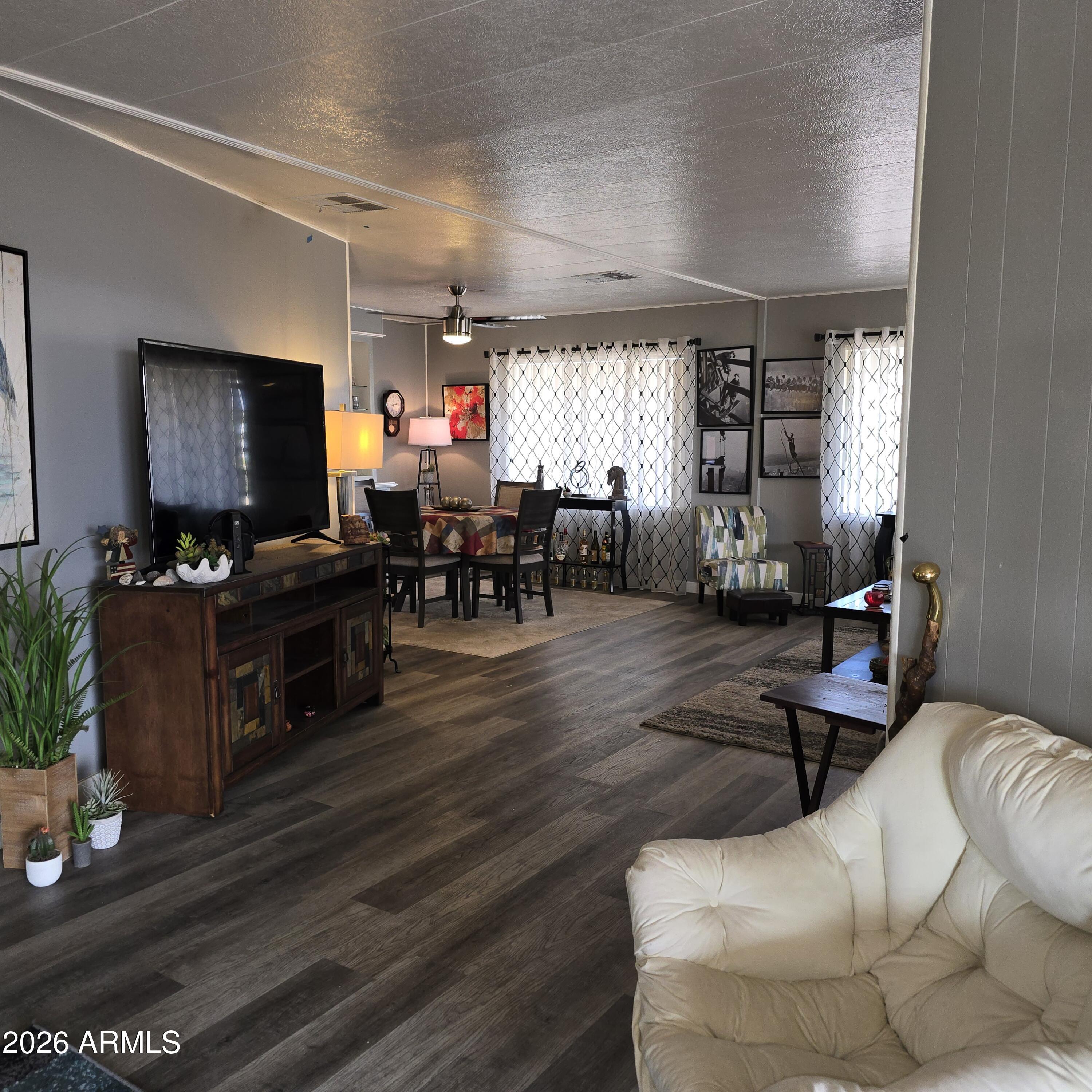 205 West Bell Road, Unit 293 Phoenix, AZ 85023 - Photo 3 of 40 20260310_104243