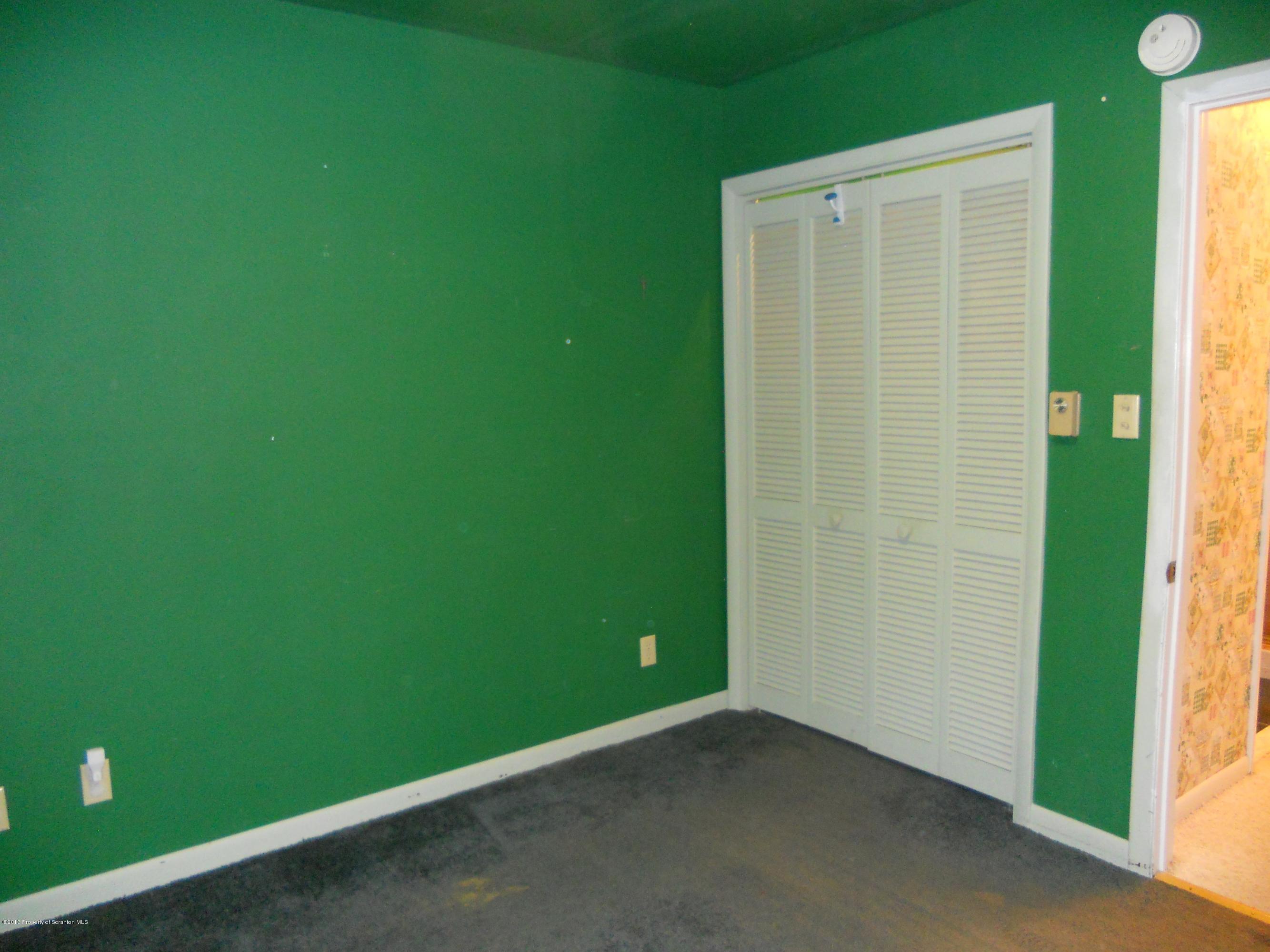 125 Fitzpatrick Road Lake Ariel, PA 18436 - Photo 26 of 61 a view of a small space