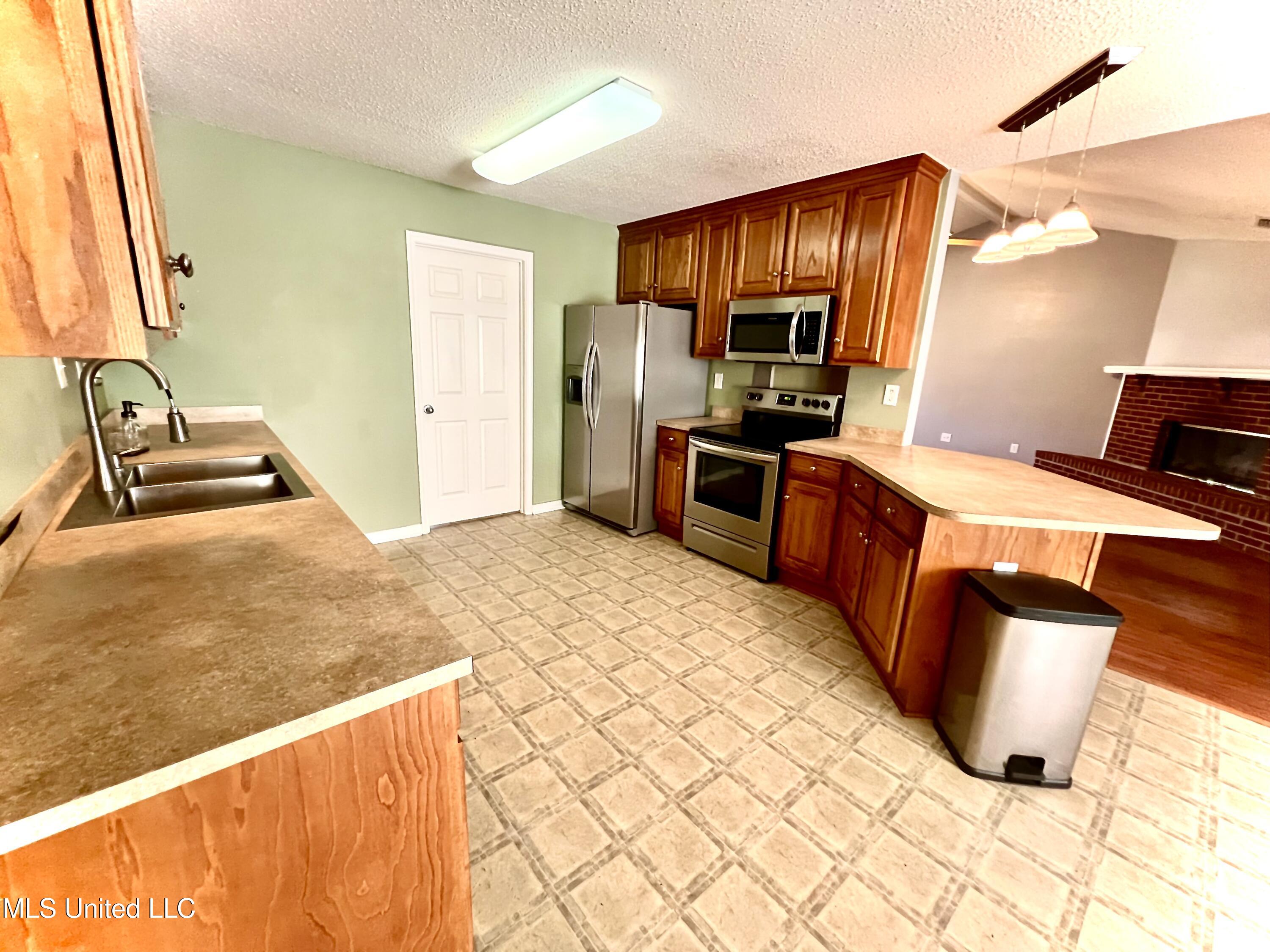 9430 Dunn Road Moss Point, MS 39562 - Photo 12 of 55 IMG_1957