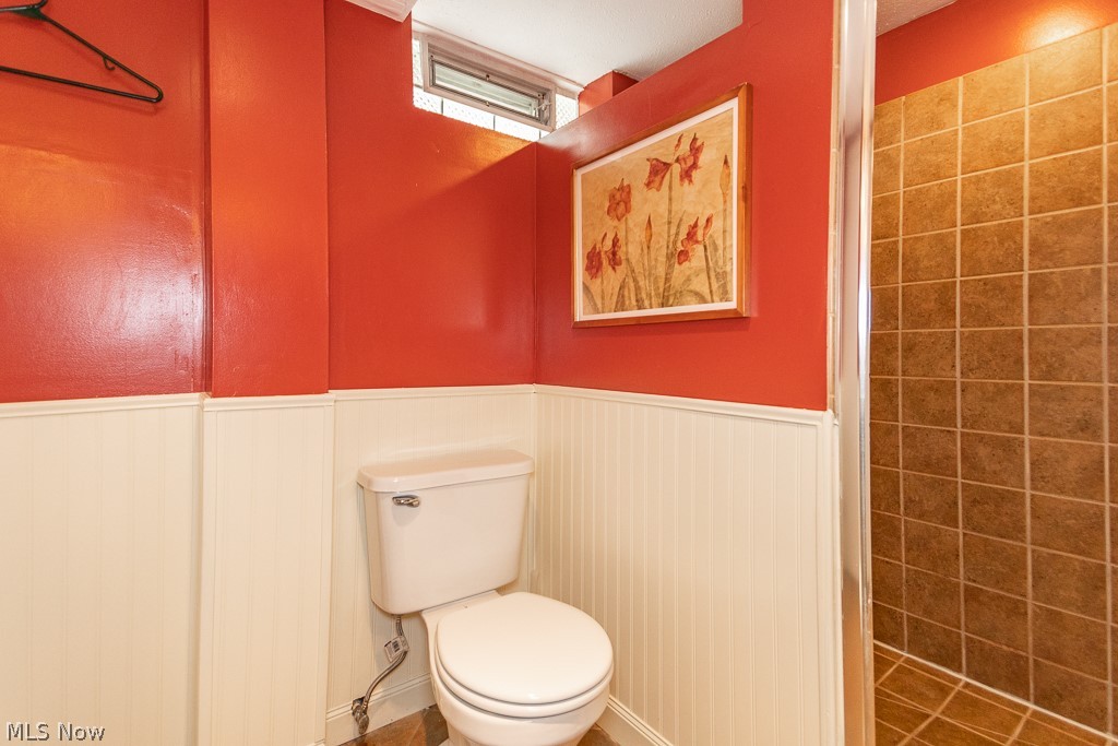 30116 Forestgrove Road Willowick, OH 44095 - Photo 24 of 33 Spacious updated walk in Shower
