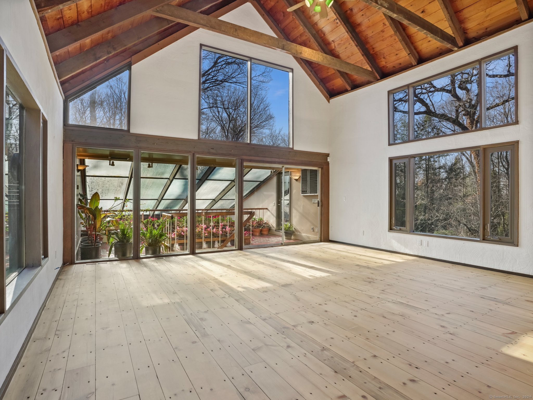 8 Bayberry Ridge Road Westport, CT 06880 - Photo 21 of 39 Great Room looking toward Solarium.
