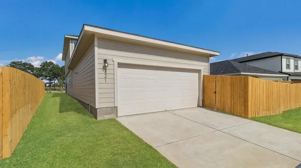 $2,100 | 321 Puerto Plata Avenue, Bastrop, TX 78602