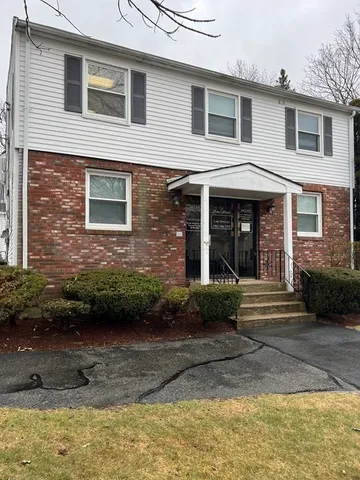 $2,850 | 77 Pond Street, Unit 1, Sharon, MA 02067